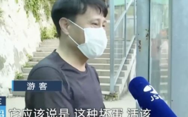 网红护士吃瓜,趣味日常引发网友热议